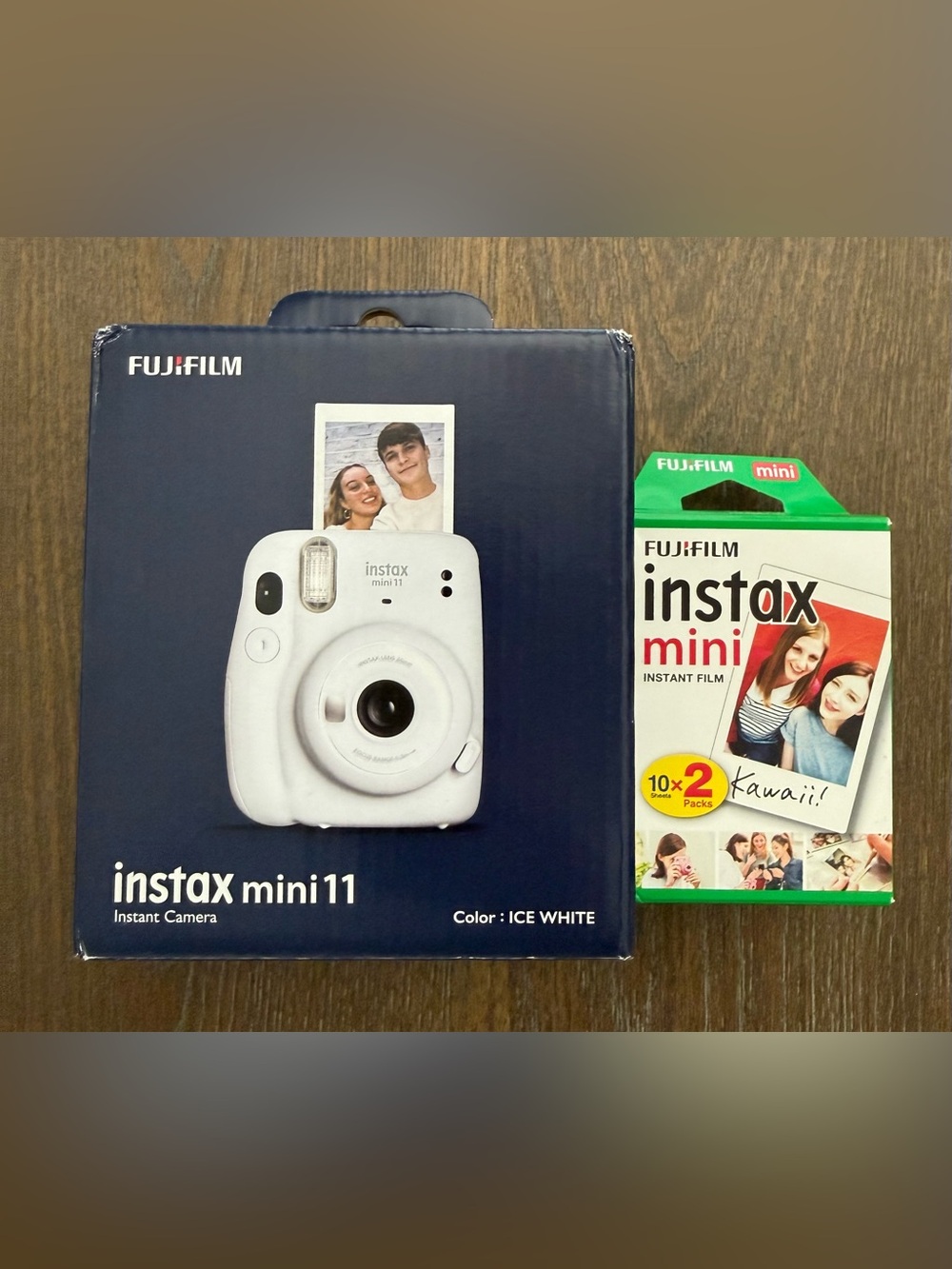 NWOT Fujifilm Instax Mini 11 with film